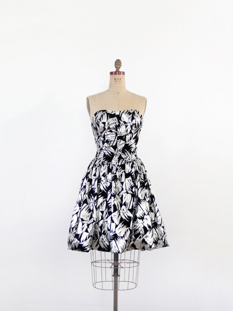 1980s Party Dress / Black & Silver Metallic Cocktail Dress