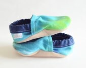 Ocean Tie Dye Bison Booties Size 6 to 12 Months toddler organic vegan cloth fabric cotton slippers