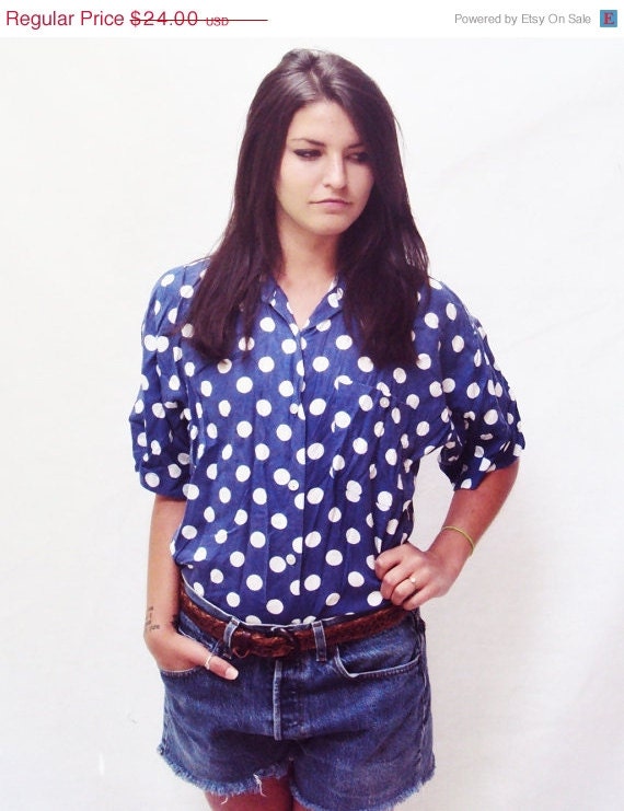 15% off Memorial Day Sale 90s Polka Dot Oversized Top Shirt S, M // Blue and White Rayon // Short Sleeve Shirt // Mod Grunge