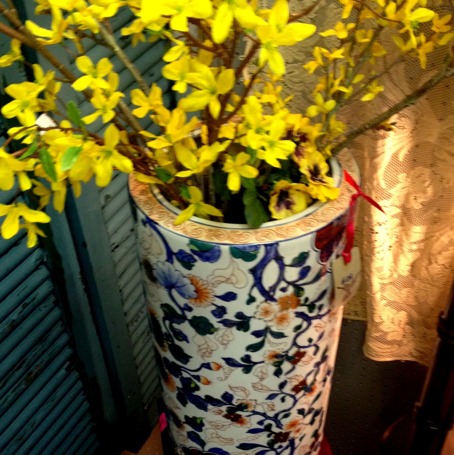 18 1/2 " / Floor Vase / Umbrella or Cane Stand / Chinese Chinoiserie / Hand Painted Porcelain / Cheerful and destinctive /