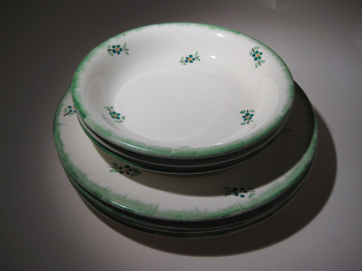Green and White Floral Print Dishes - Barratts of Staffordshire - 7 Pieces