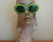 Vintage 1960s Mod Green Sunglasses 60s Italy
