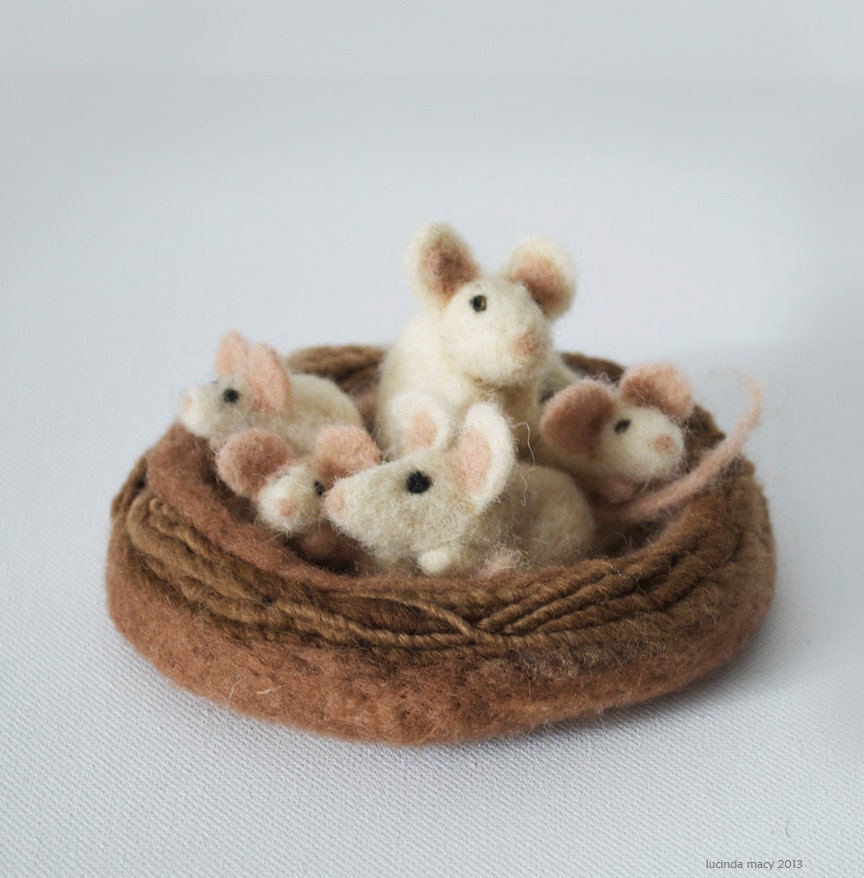 Mouse family in a Nest  Set