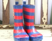 Vintage BLUE and RED Striped Rain Boots.....kids size 8... unisex kids. penn state. retro. rainboots. kids boots. retro. splash. rainy day