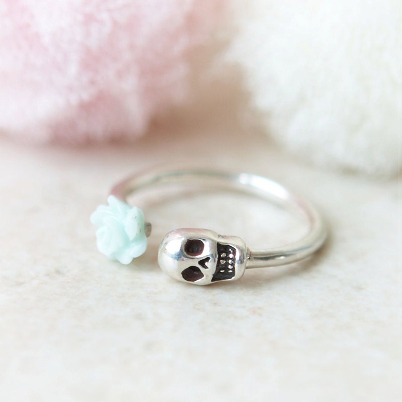Mint Rose and Skull ring in sterling silver