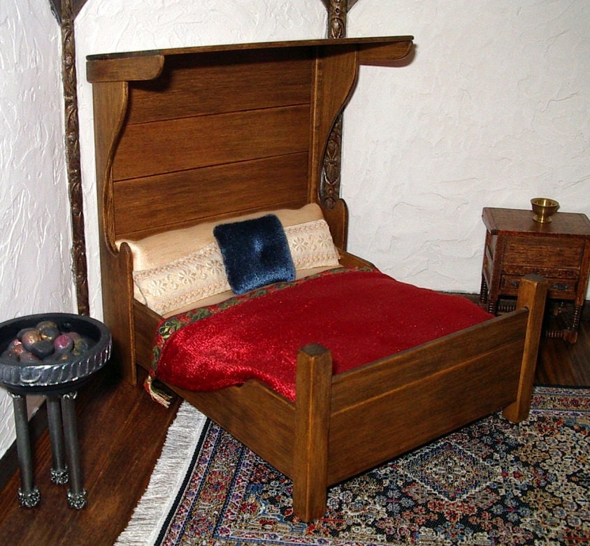 Tudor Half-Tester Bed, Dollhouse Miniature 1/12 Scale