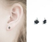 Black tourmaline claw earrings - Feminine and raw crystal earrings