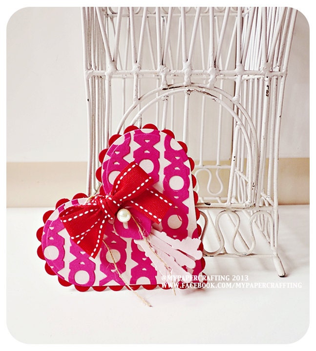 XOXO in Heart-shaped card with Key & lock