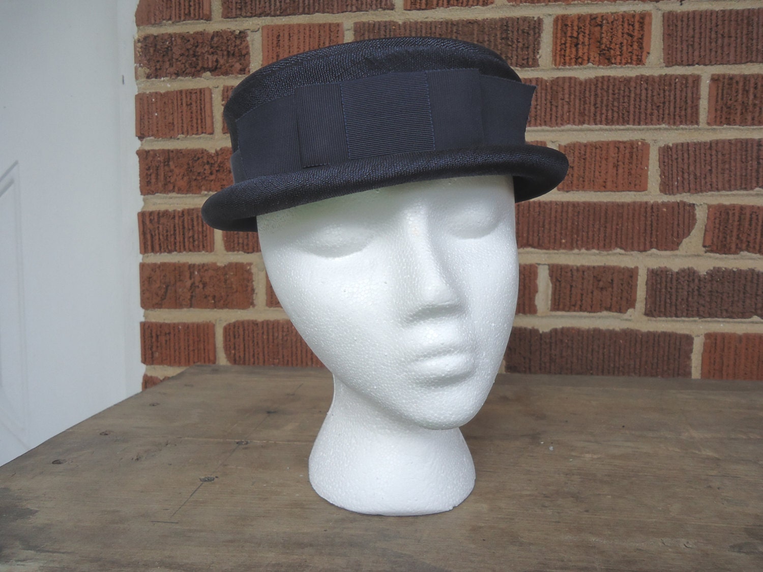 1950s hat / 50s pillbox hat / 1950s Navy Blues Tilt hat