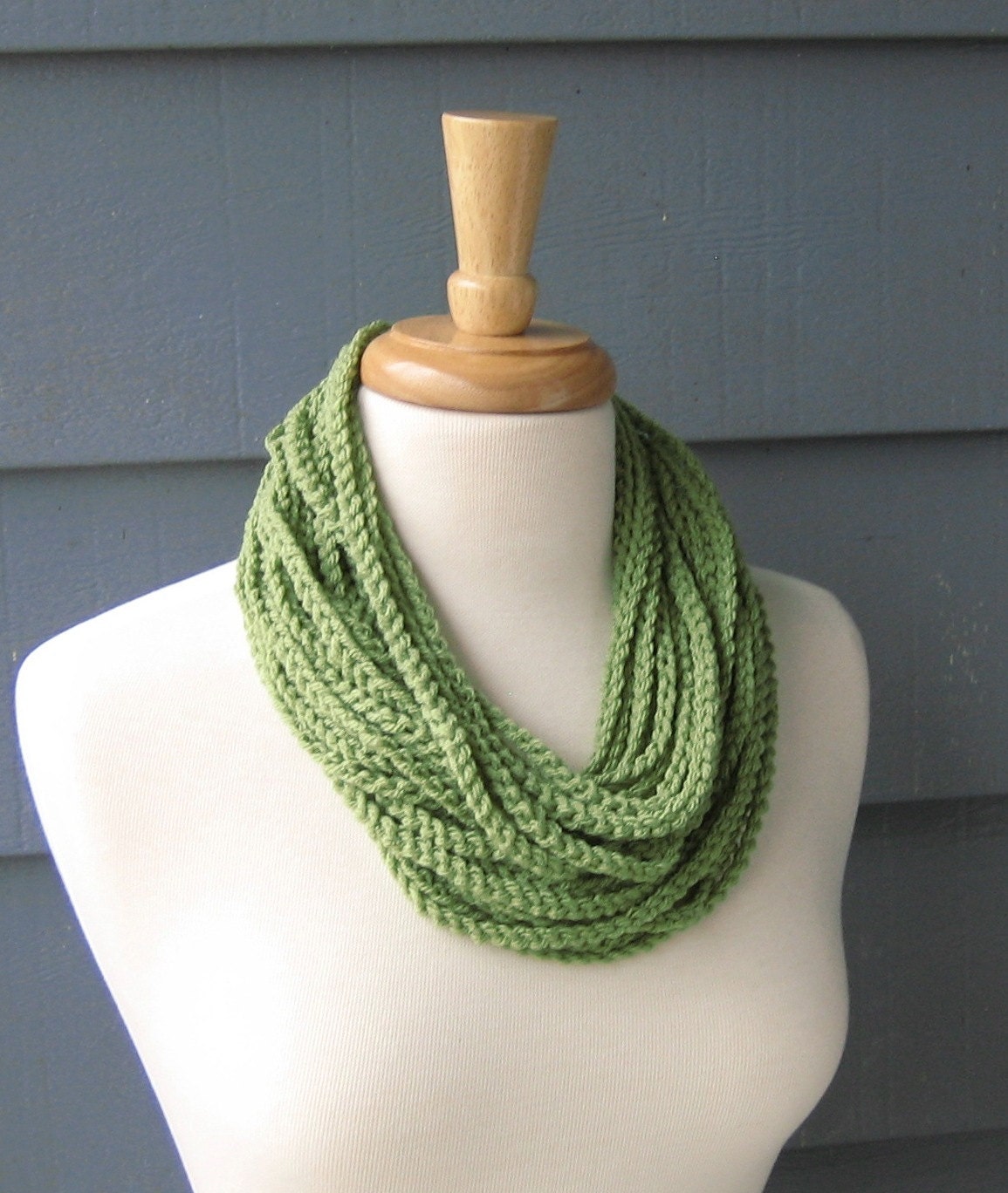CHAIN Necklace 02 - Scarf, Fiber Necklace, Lariat, Bolero, Gift for Her, Gift Under 25 - Mid Green or Choose Your Color