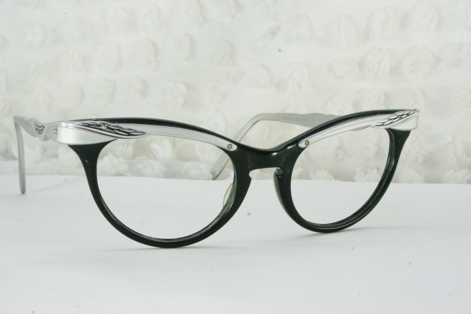 Vintage 50s Cat Eye Glasses 1960s Womens Eyeglasses Two Tone Black Horn Rim Silver Molded Aluminum Browline NOS 48/20 Marine Optical Frame