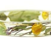 Real Flower Bracelet- Flower Jewelry- Yellow Bracelet-Yellow Jewelry-Green Bangle-Resin Jewelry Dried Flowers- Green Bracelet-Green Jewelry