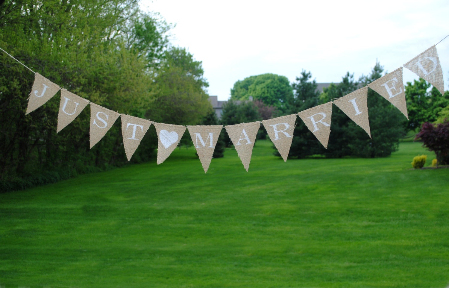Just married burlap banner. Wedding sign. Rustic bunting garland