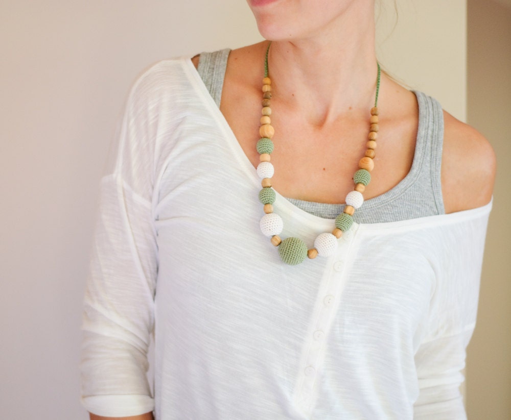 Olive & Cream Nursing Necklace / Teething Necklace for mom to wear