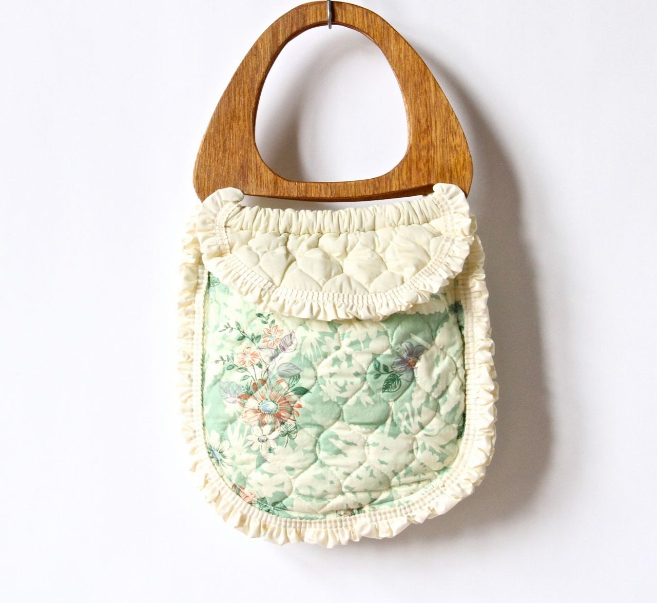 70s Hippie Purse, Boho Wood Handle Bag Mint Green Floral Print Quilted Padded Ruffle DIY Placemat handbag, summer prairie tote - factoryhandbook