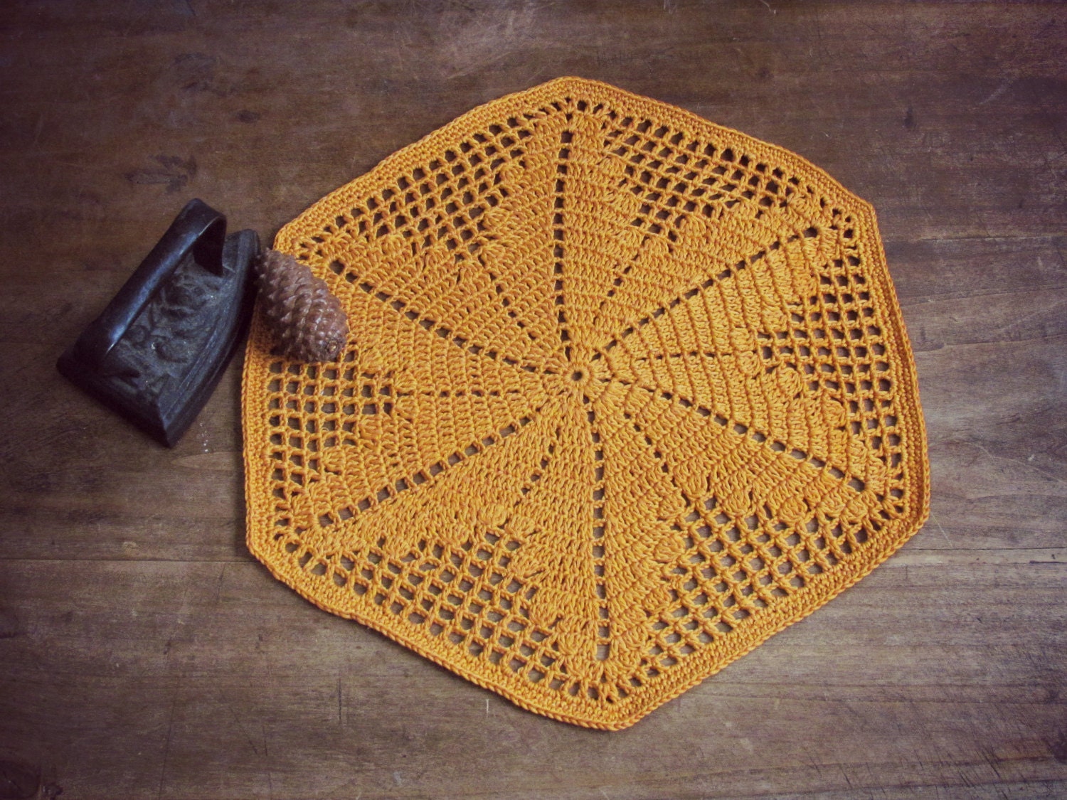 doily placemat  yellow - geometric exagon leaf motive - cottage style, beach wedding - Coupon "SPECIAL" - 15% OFF