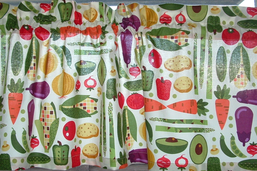 Valance Cotton 40 x 14  Vintage Look  VEGETABLES on Off White  KITCHEN Print Window Valance