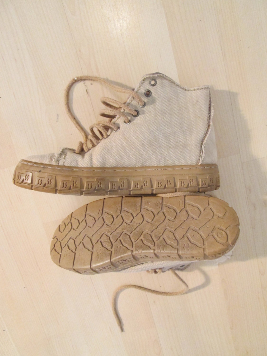 Vintage Canvas Platform Sneakers Hi Tops 7.5 8 High Hipster Hippie Club Kid Acid Grunge Punk Shoes Leather Insole Festival Boots