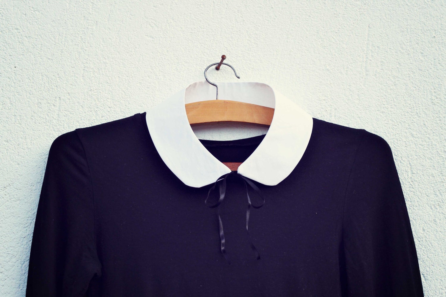 Detachable white mini peter pan collar with black ribbon closure - Made to order