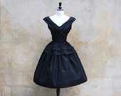 Vintage 1950s party dress- 50s black full skirt taffeta cocktail dress- Medium