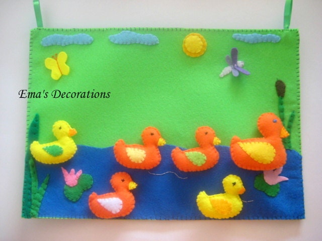 Ducks in a row Felt Board with 6 ducks