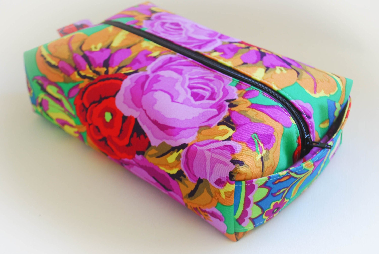 Vibrant boxy cosmetic bag - Kaffe Fassett