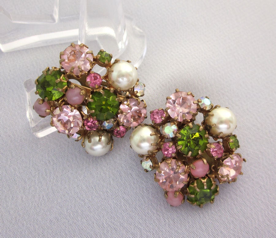 Vintage AUSTRIA Pink Rhinestone Earrings, Green Rhinestone Earrings, Pearl Earrings, Clip On Earrings, Vintage Jewelry - JryenDesigns
