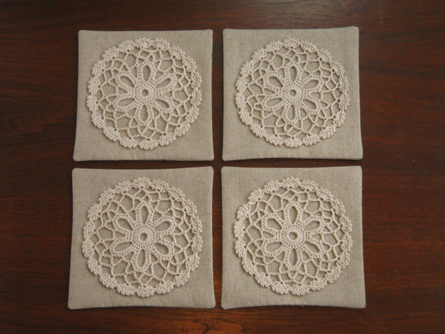 Linen & Cotton fabric coaster set with doily : Flower lace