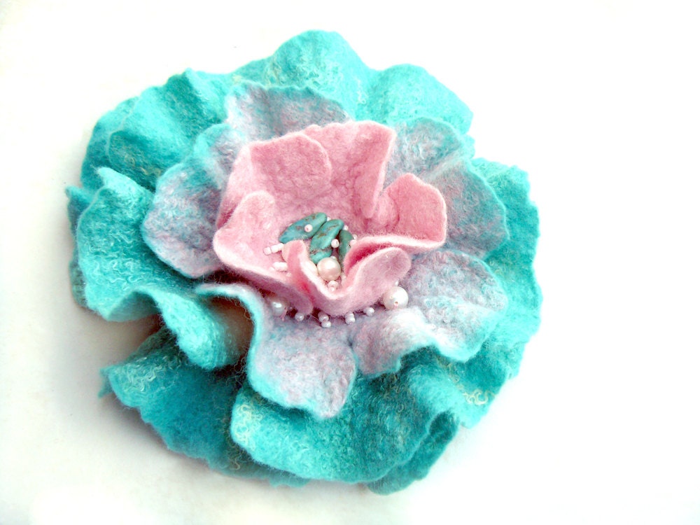 Felted wool flower pin. Mint and pink rose, beaded with turquoise and pearls. Layered felt large brooch pin.