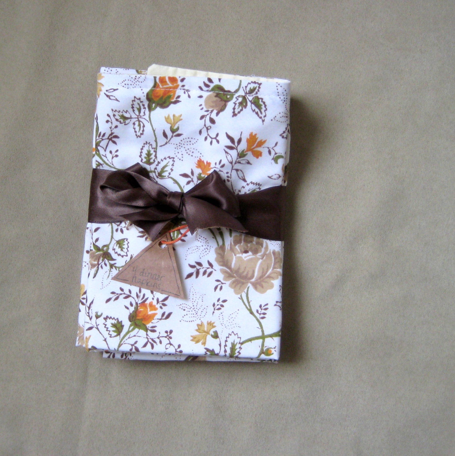 Set of 4 Floral Cloth Napkins (upcycled)