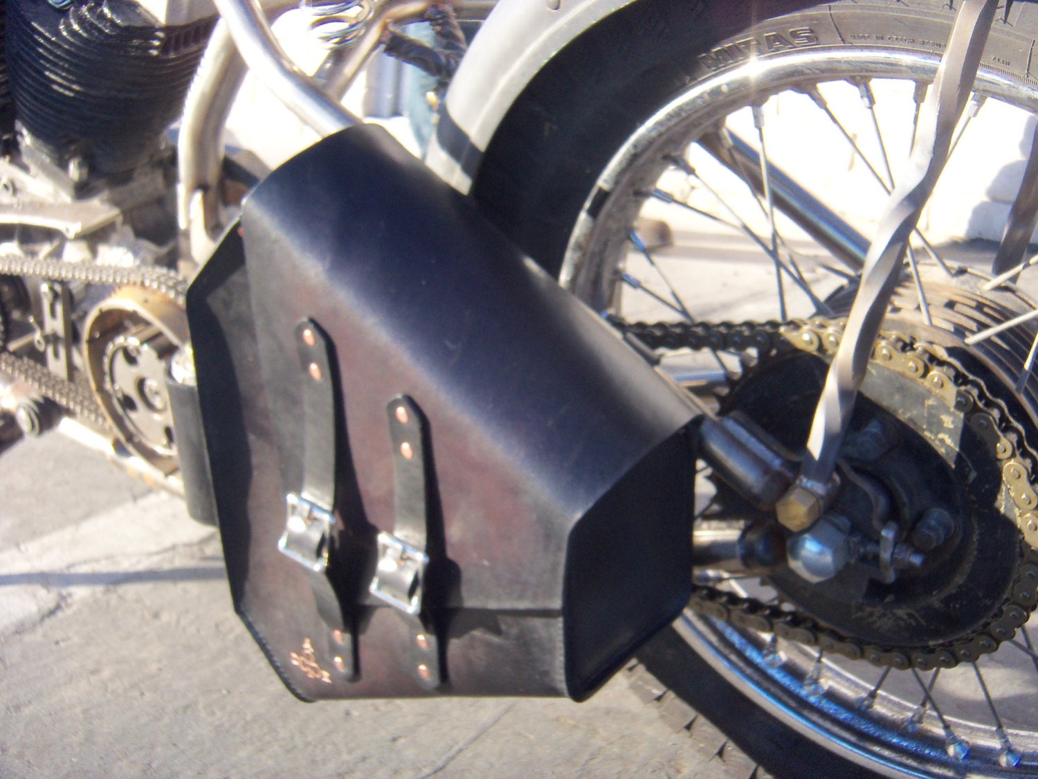 Left Side Solo Saddle Bag for Rigid Motorcycle with Fuel Canister