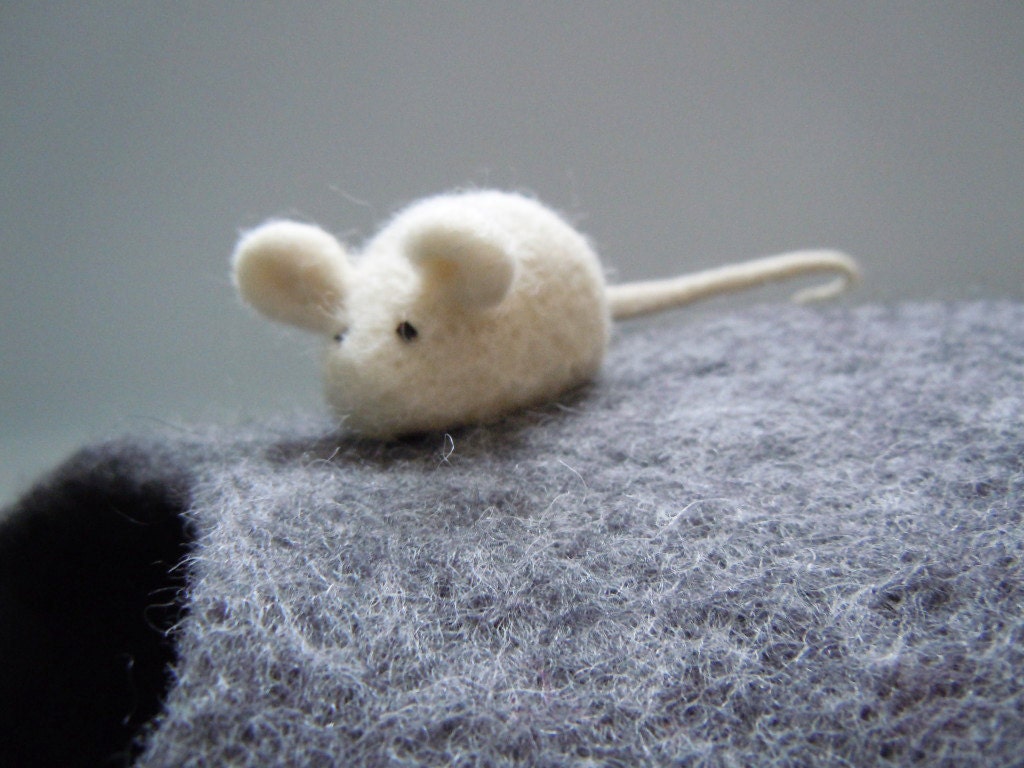 Hand-felted eco friendly cat bed S, M, L or XL sizes