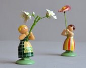 Tiny "Flower Girl" Miniature - WEHA-Kunst Erzgebirge Germany