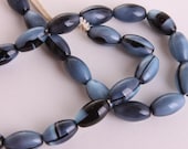 glass beads oval denim blue swirl Jablonex czech 25 pieces