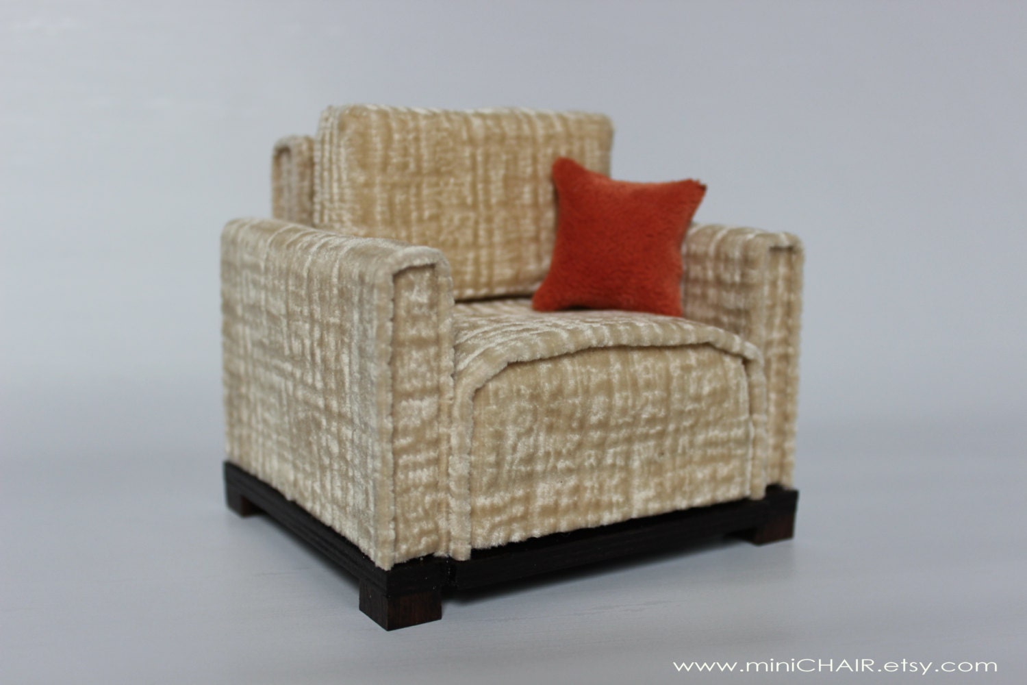 Miniature Doll Chair in 1/6 scale (Blythe, Barbie, Bratz, Momoko, etc.). Modern style