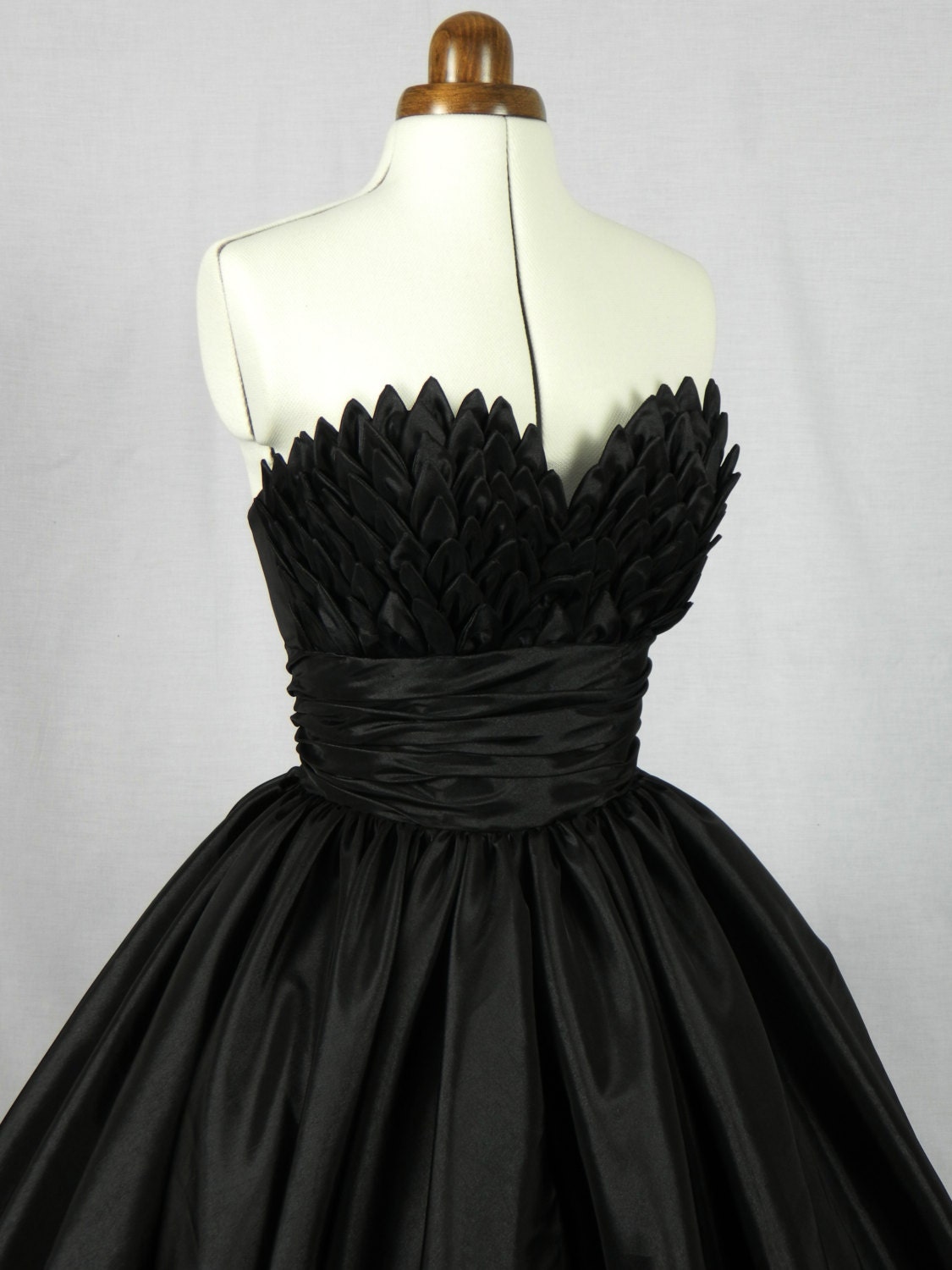 Alluring intricacy, 50s inspired ball dress with beautiful bust detail. Can be made to measure. All sizes are welcome.