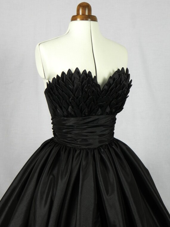 Alluring intricacy, 50s inspired ball dress with beautiful bust detail. Can be made to measure. All sizes are welcome.