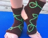 Di-Vine Yoga Socks (Knitting Pattern). Detailed pattern for knitting these super yoga/dance socks. INSTANT DOWNLOAD