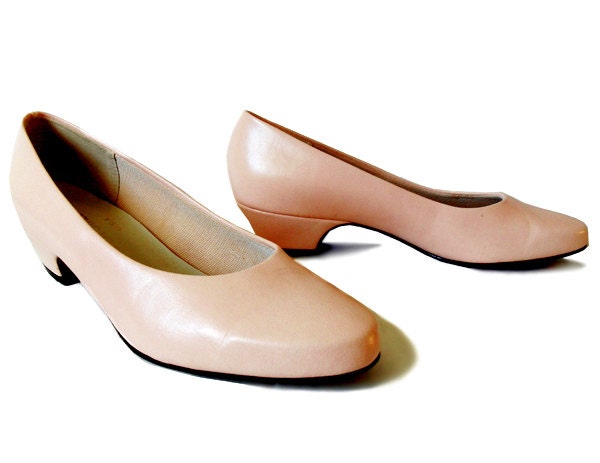 Vintage Made In USA Pastel Light Pink Low Heeled Shoes By Easy Street Size 6 1/2 W