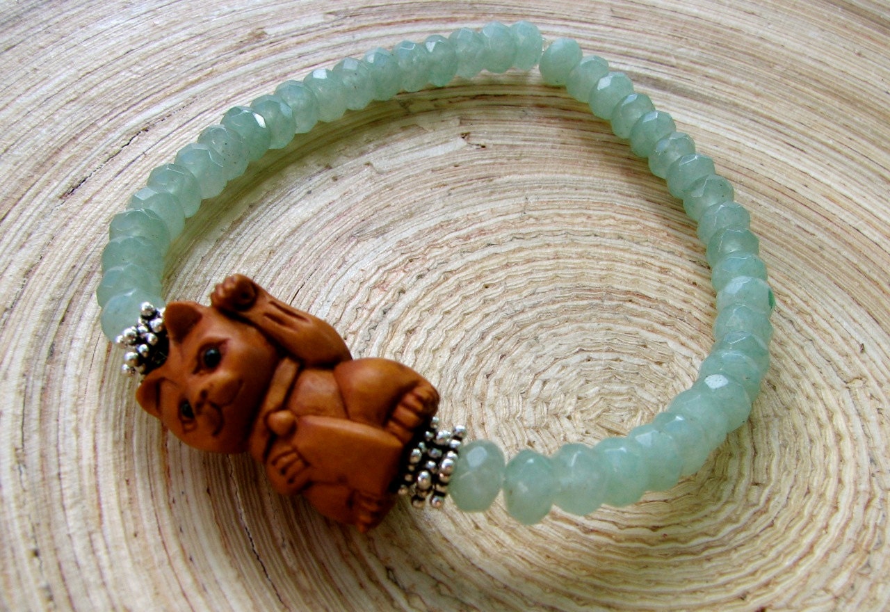 Maneki neko beckoning cat aventurine lucky bracelet / stretch mala bracelet / ojime