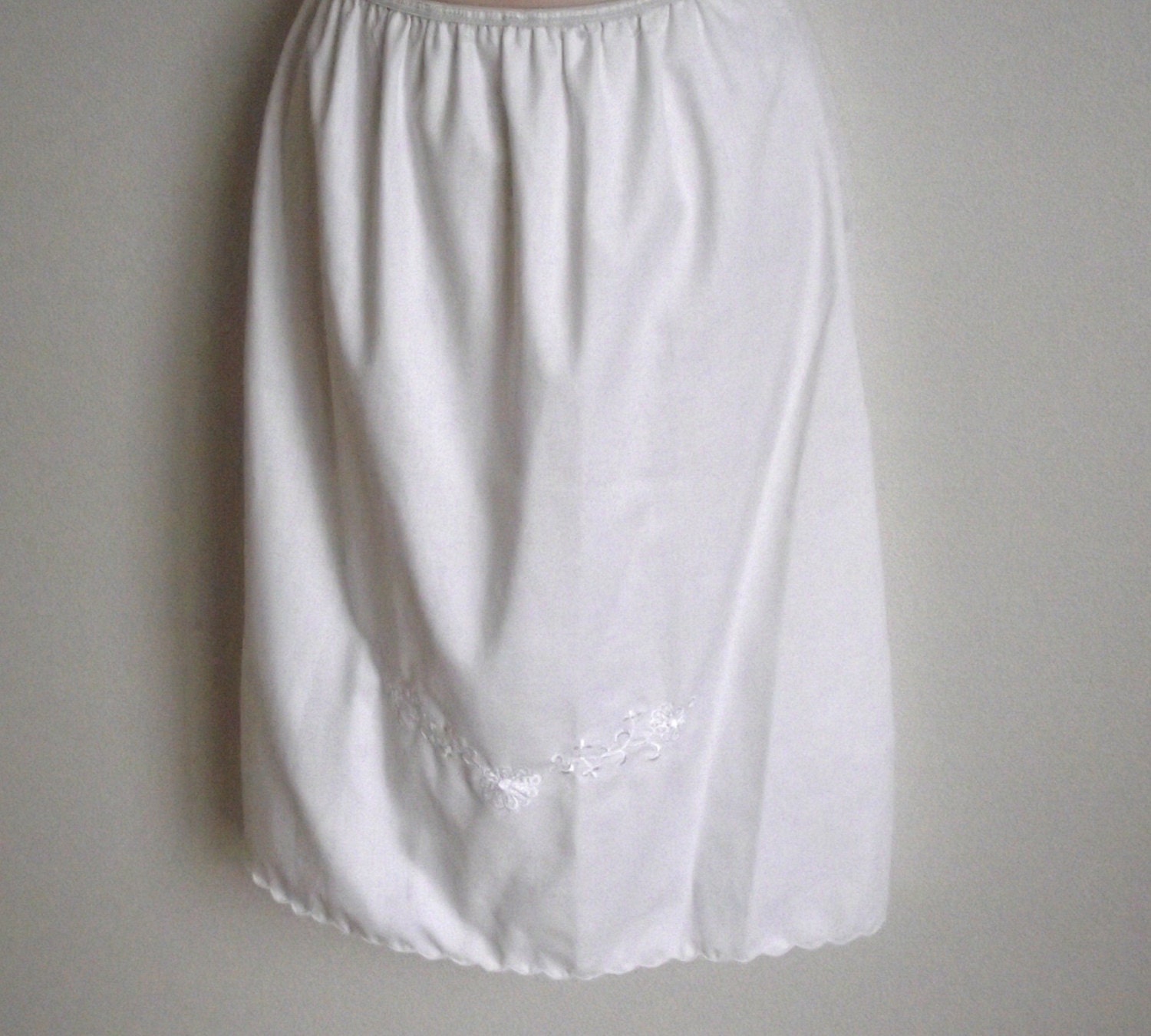 Vintage Half Slip white cotton embroidered S M