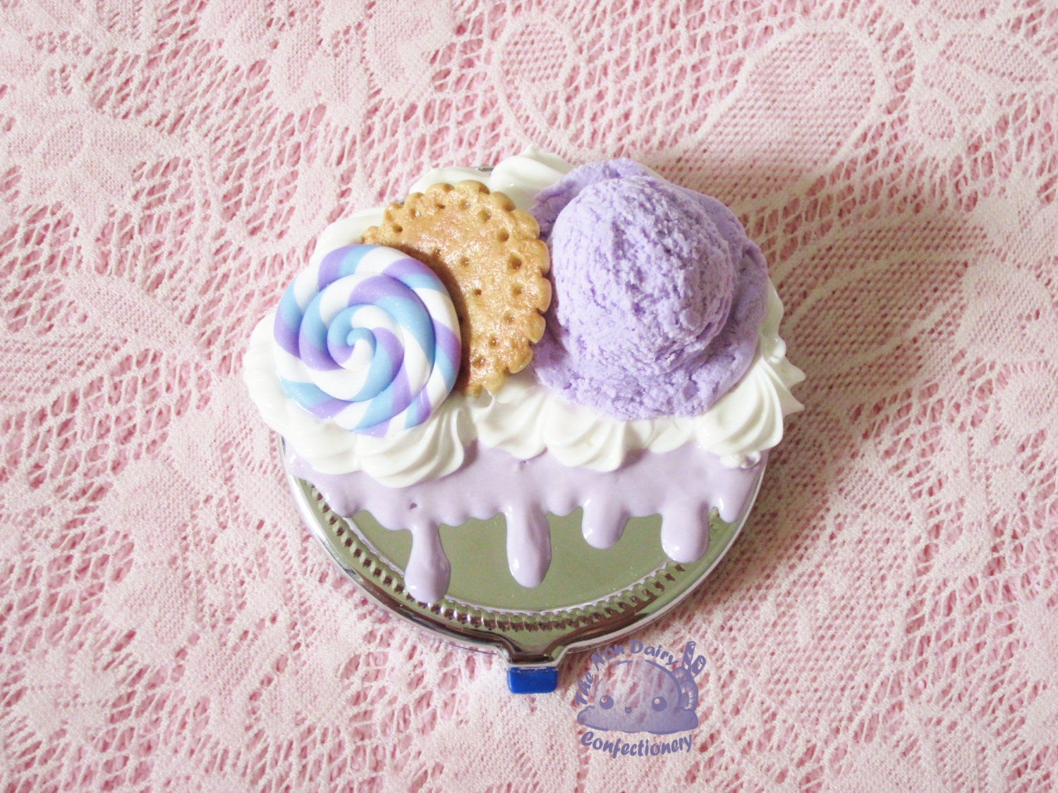 Kawaii Lavender Drippy Compact