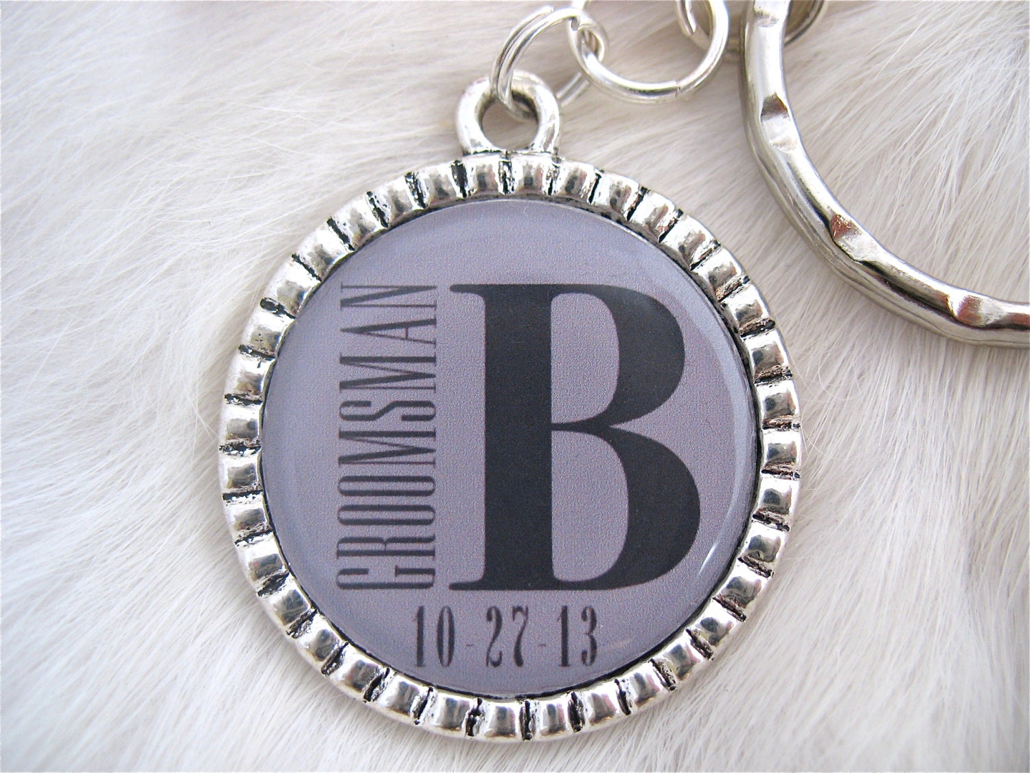 Personalized GROOMSMAN BEST MAN Mens Gift  Bottle cap Pendant  Keychain,Groomsmen Wedding Party Bridal Gift  Mens accessories Present