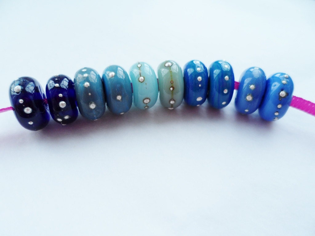 Bluesilver dots - handmade lampwork beads