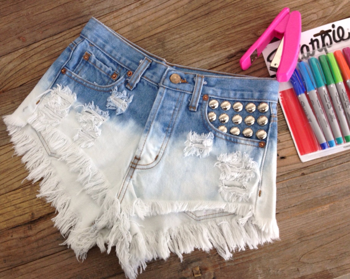 Vintage LEVIS Studded High Waisted OMBRE Denim Shorts XXS