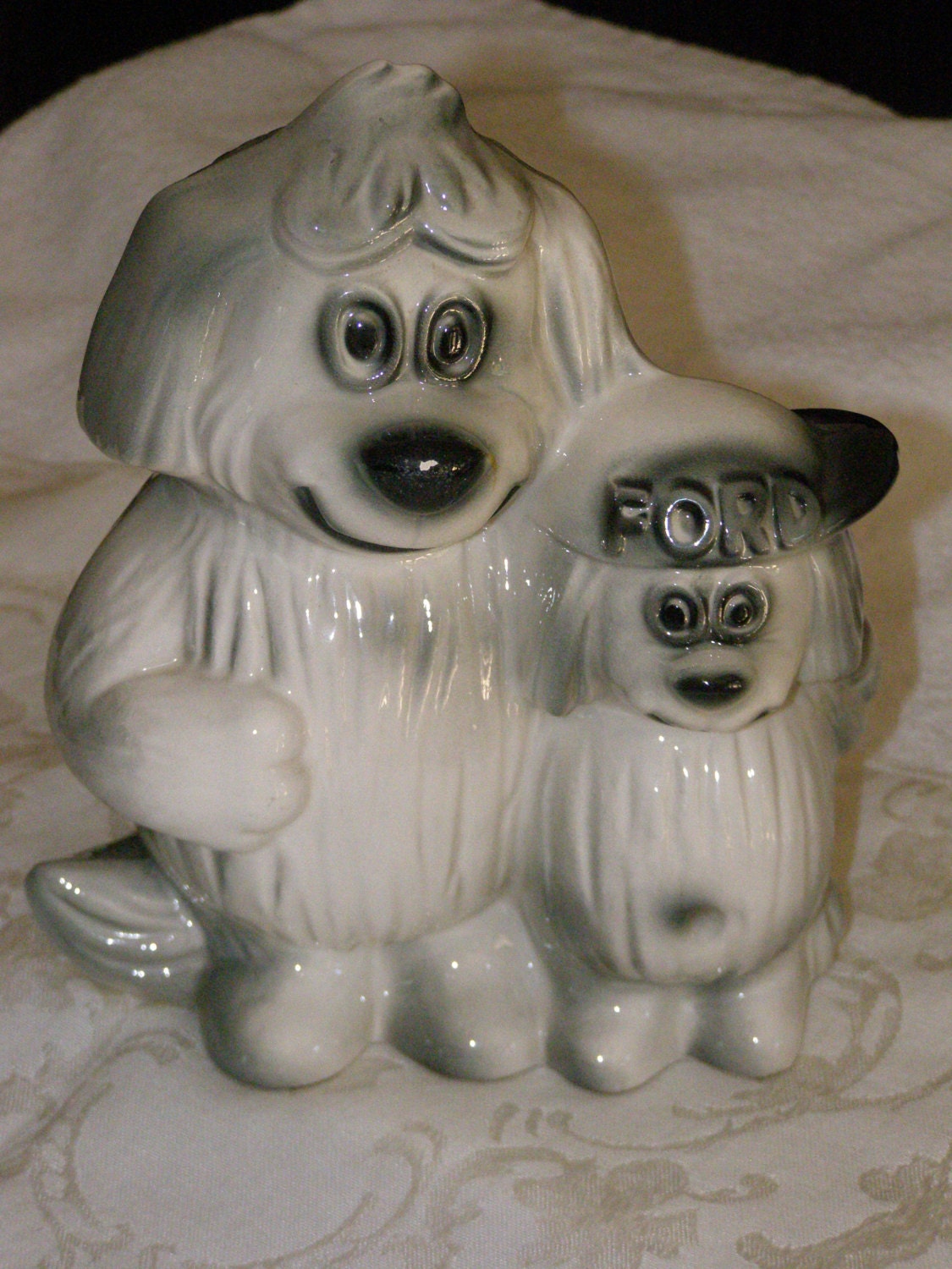 Vintage Ford Company Dog Bank Promo 1940s-1960s Raised Lettering