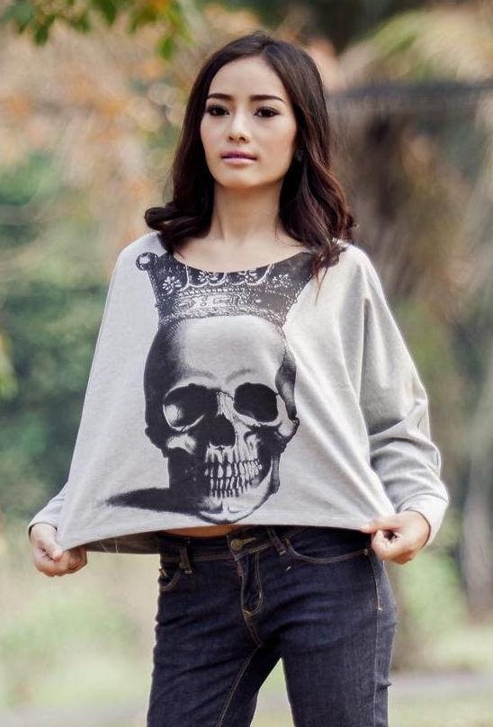 Sweatshirt Sweater Long Sleeve Black Skull Pullover Oversize style Print Bat Wing Style Half Body In Gray Long Sleeve.
