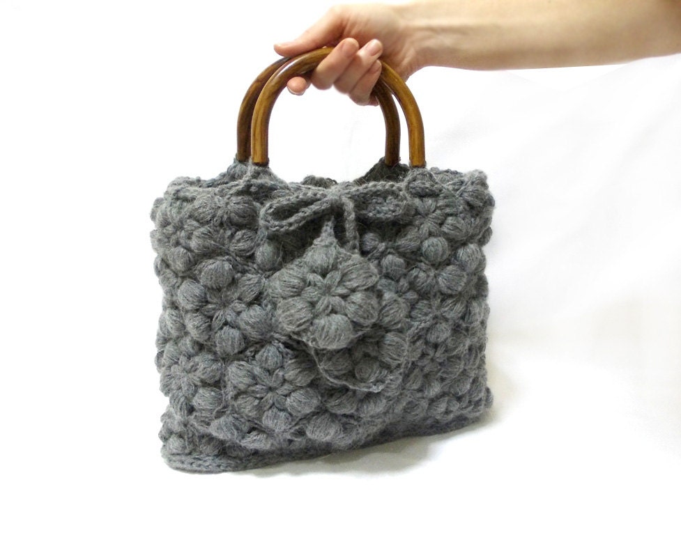 Free Shipping, Crochet handbag, 2013 bags trends, Bag With Flower, wooden handle, Black handbag, Flower crochet handbag, Crochet tote bag,
