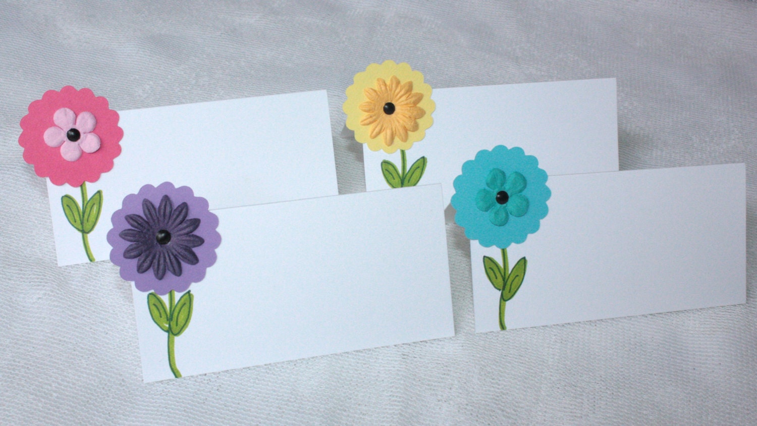 Daisy Flower Place Cards Whimsical Food Buffet Tents Baby or Bridal Shower Garden Party Seating Cards - Set of 8