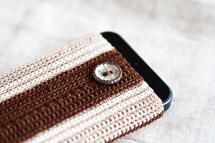 iPhone 4 and iPhone 5 case. iPhone sleeve. iPhone cover in Beige and Brown. iPhone sock. Eco-Friendly